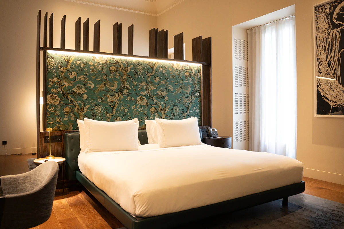 Cama doble en la suite del Hotel Mercer Sevilla
